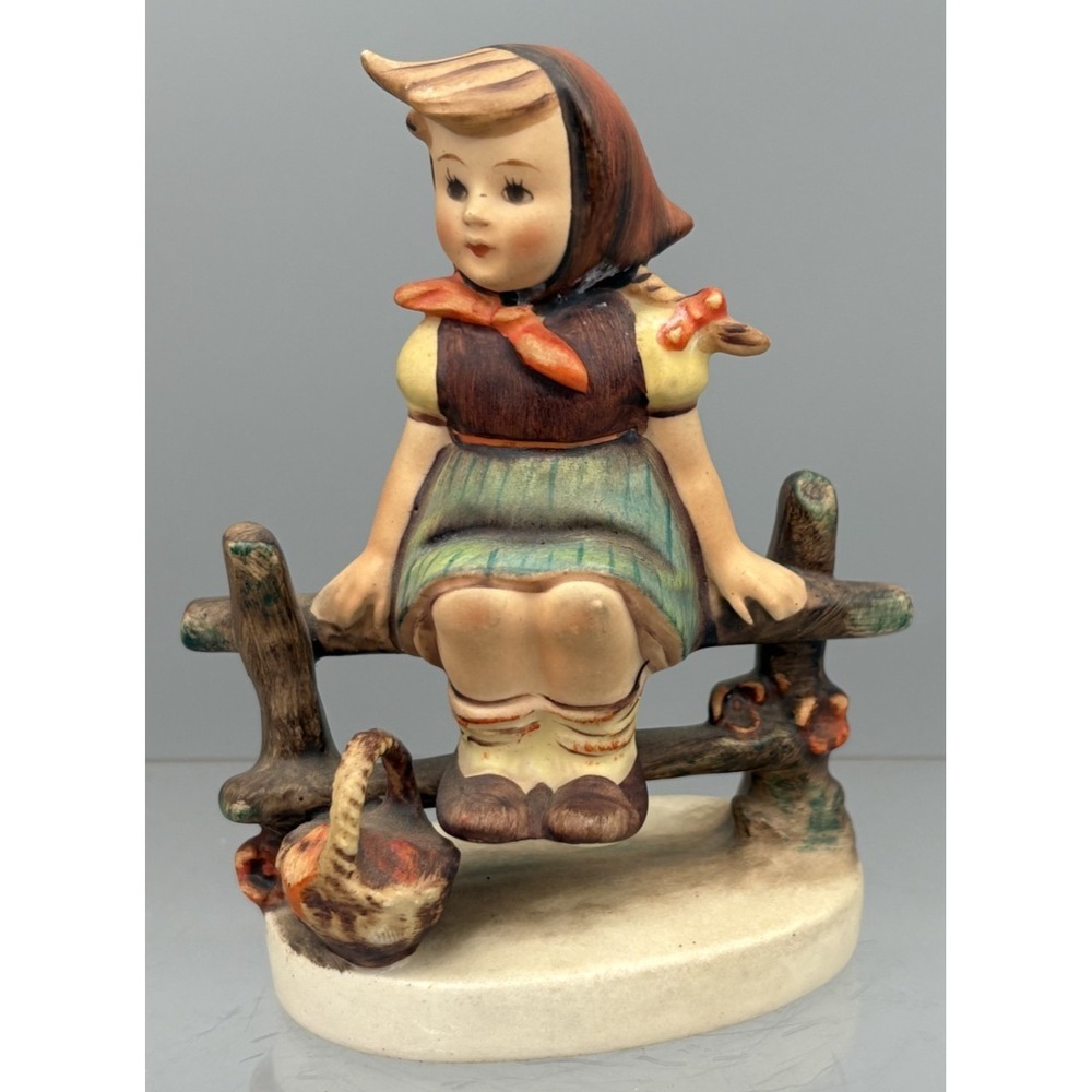 Vintage Goebel Just Resting 112 3 W. Germany Figurine Porcelain Statue‎ 4"